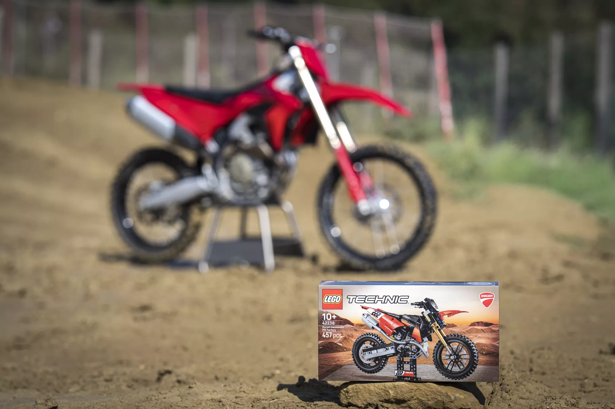 LEGO Technic Ducati Desmo450 MX Factory Modell
