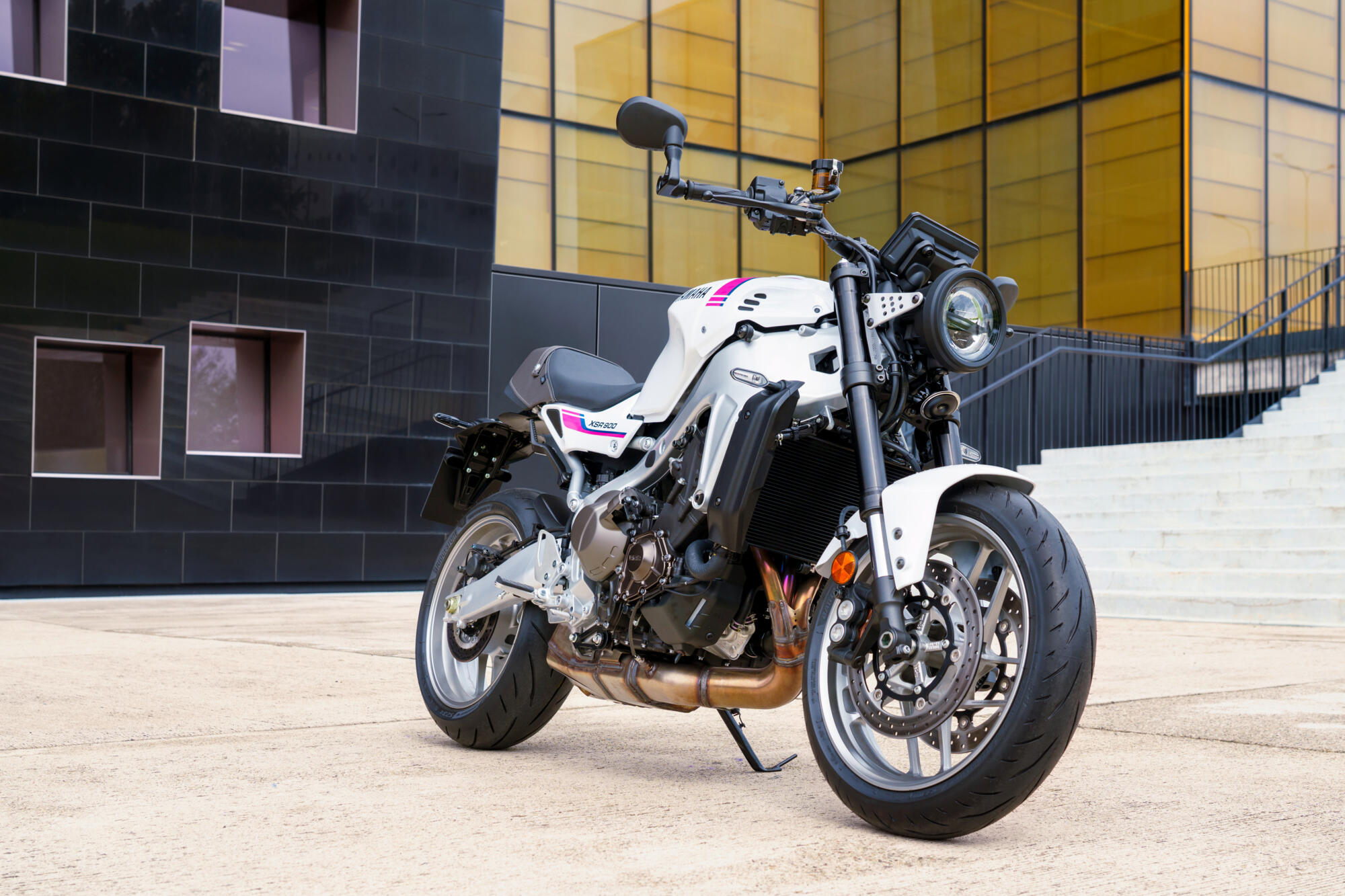 Yamaha XSR900 Modelljahr 2027 in der Farbe Neon White
