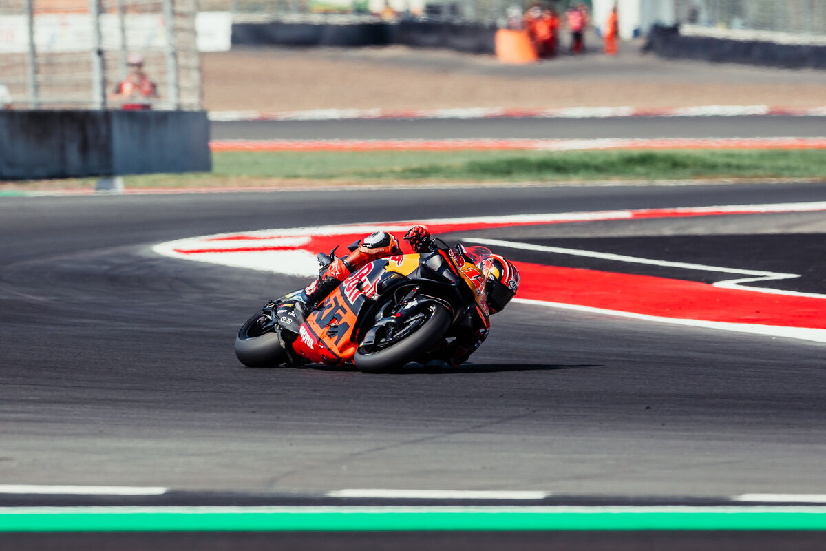 Maverick Vinales im MotoGP-Paddock