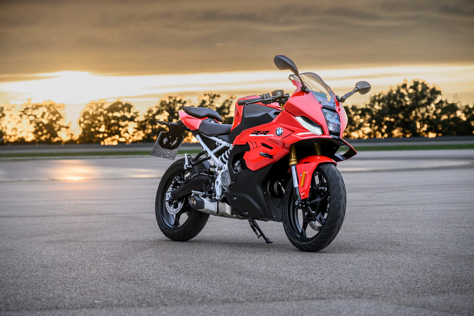 P90659836 highRes bmw f 450 rr